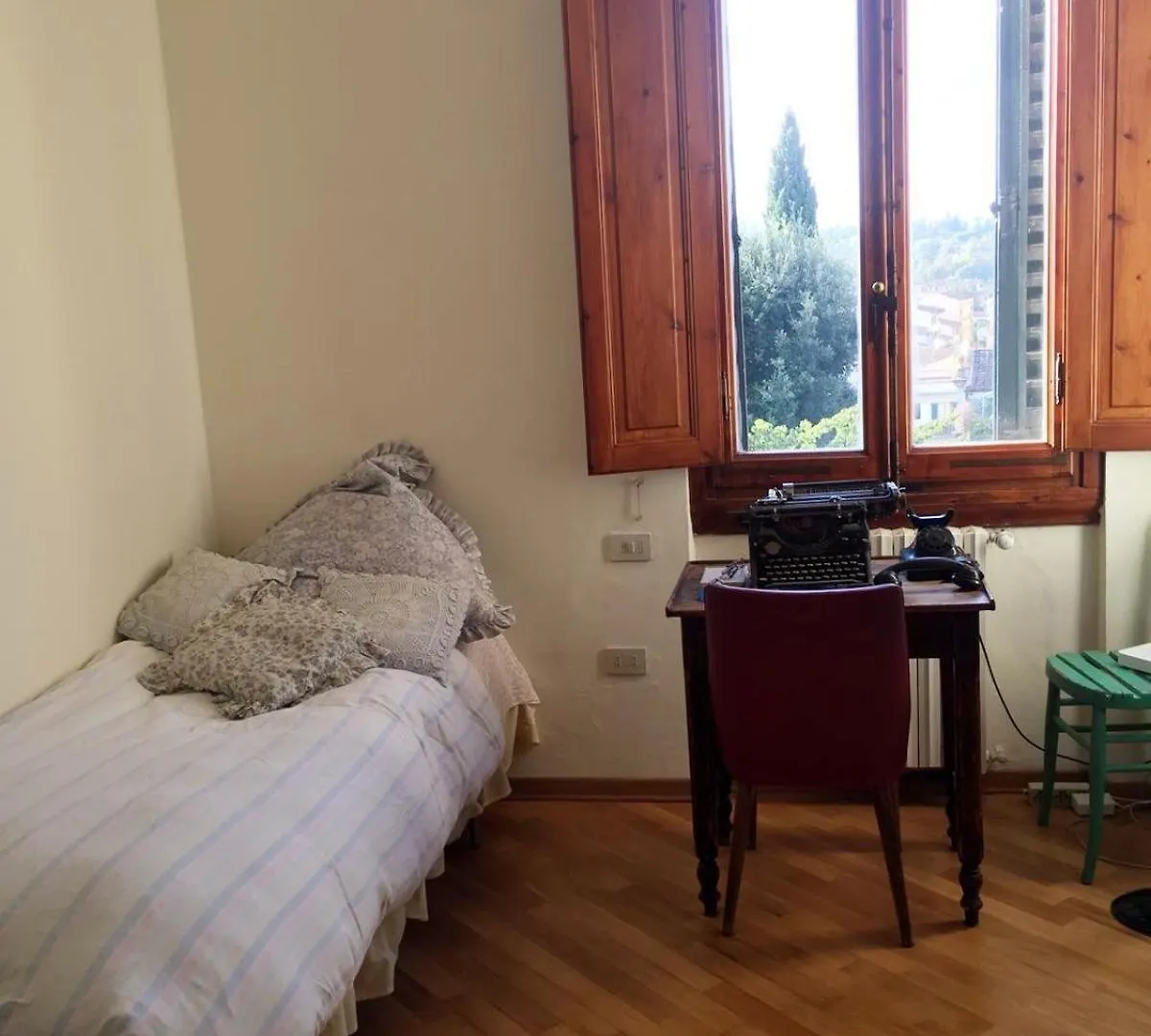 Charming Hilltop 80M Apartment Close To Center And Eui Florence